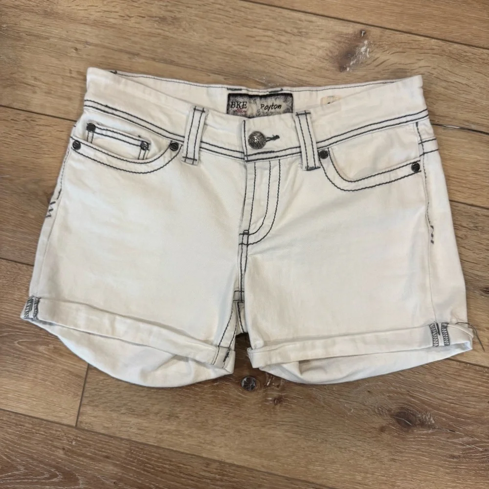 BKE Denim Payton White Jean Shorts Size 2 - Picture 1 of 8